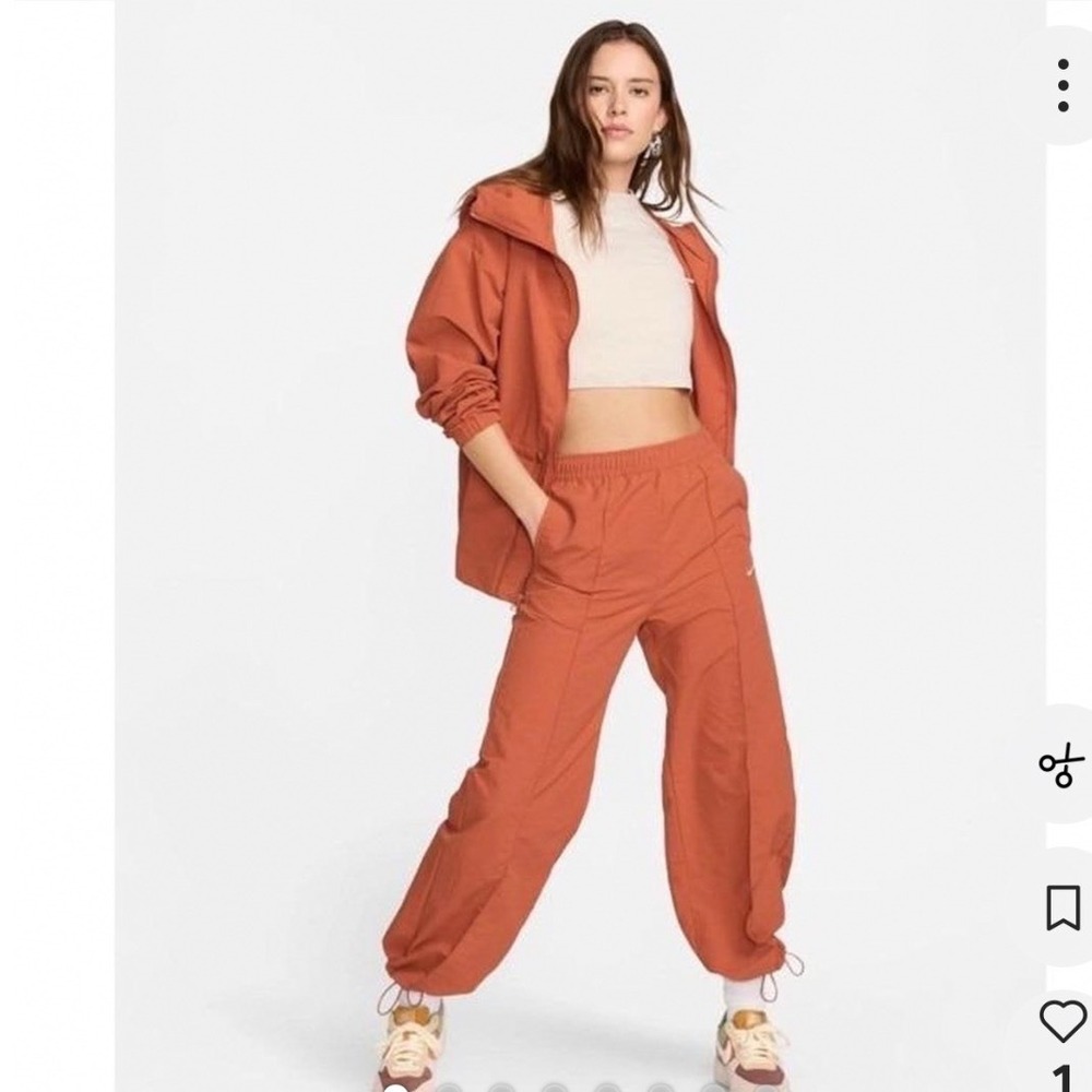 Nike Sportswear Essential Woven High-Rise Pants Burnt Orange Small DM6243-861